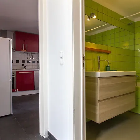 Combro Design I By Homing Apartment